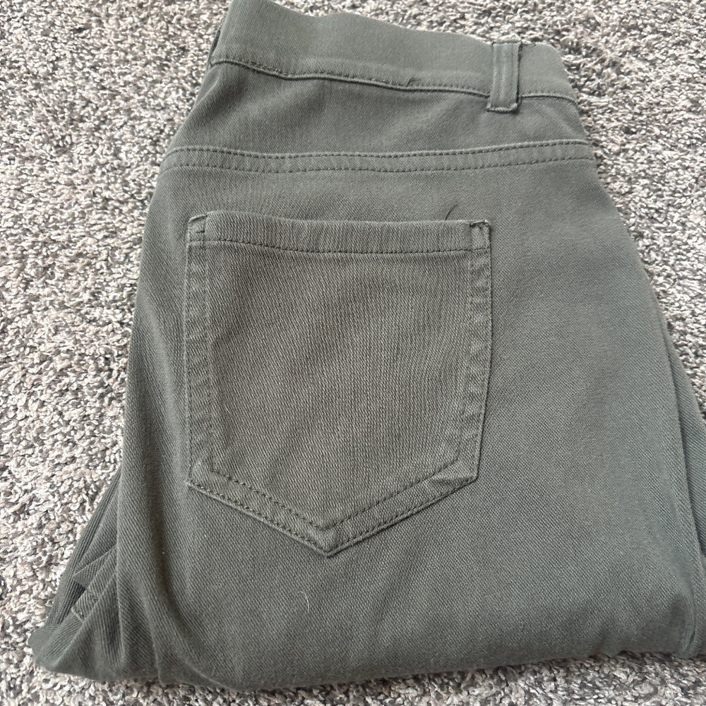 Maurice’s Capri pants